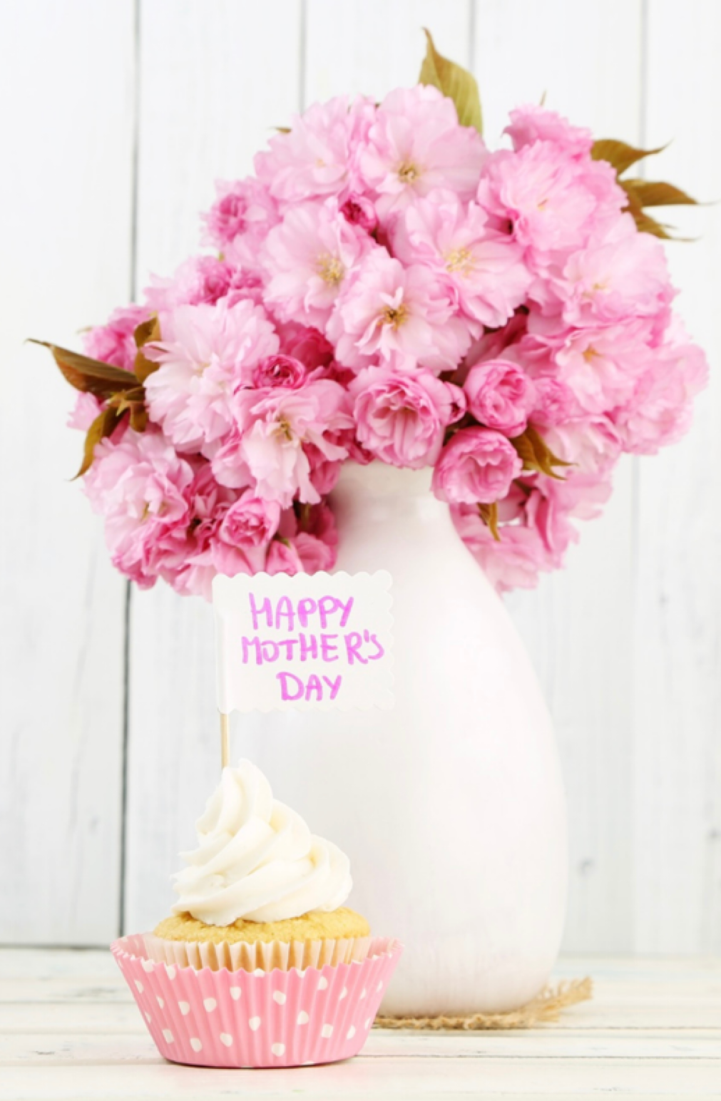 Happy Mother’s Day With A Cupcake And Flowers In A Vase